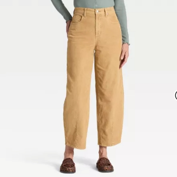 Universal Thread Pants - UNIVERSAL THREAD Women's High Rise Tan Barrel Pants. Size-8